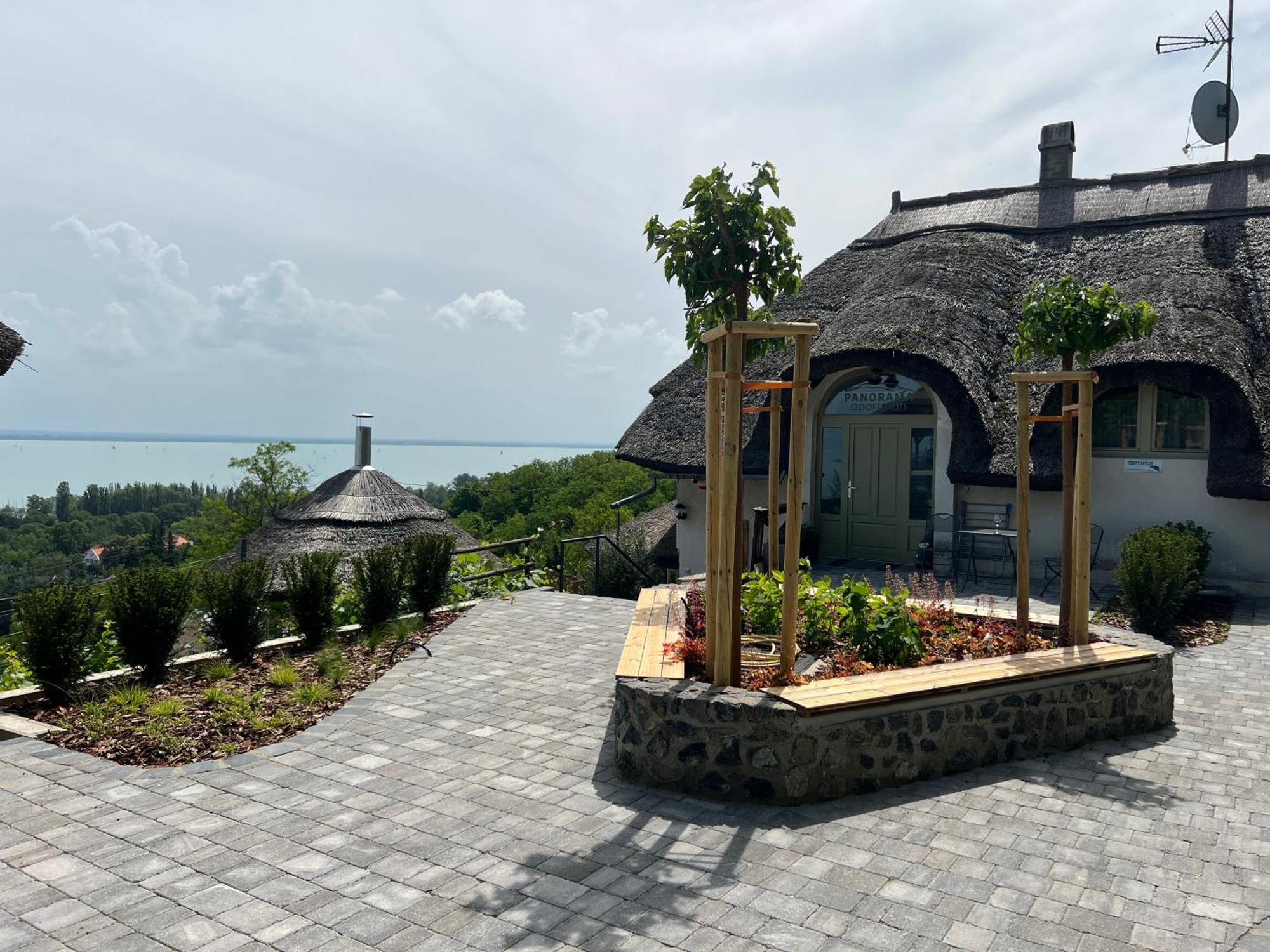 Panorama Apartmanhaz Badacsonytomaj Bagian luar foto